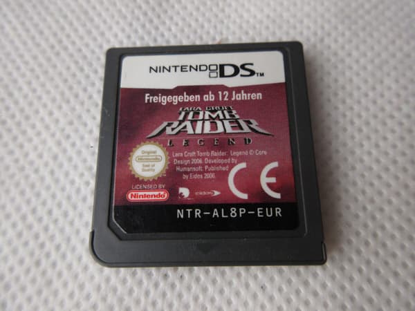TOMB RAIDER LEGEND NINTENDO DS GAME – ORIGINAL