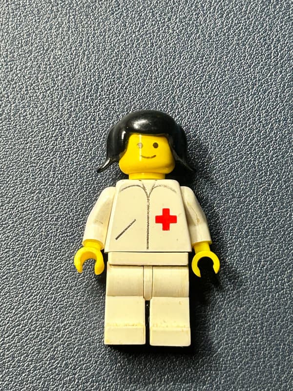 Lego Doctor minifigure doc008, sets 6680 / 6002