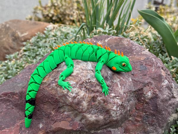 Iguana 3D – a segmented, movable, flexible figurine, terrarium decoration