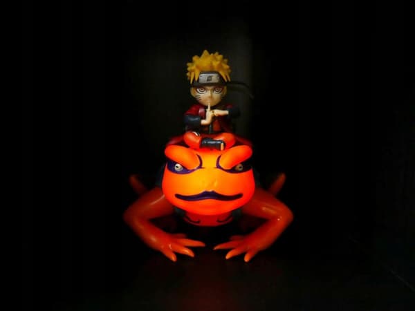 Naruto and Gamakichi – 20 cm light-up figurine