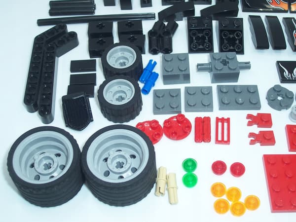 Second-hand LEGO Racers 8164 Extreme Wheelie, pull-back car