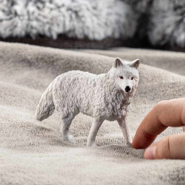 POLAR WOLF [FIGURINE]