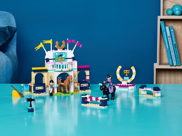 LEGO Friends 41367 Stephanie’s Show Jumping