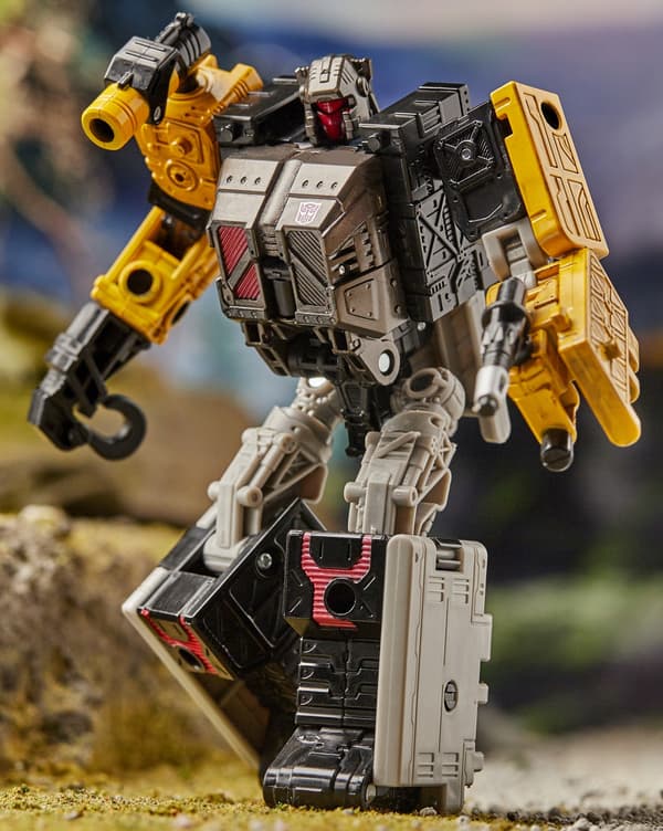 Transformers Earthrise Ironworks WFC-E8 Figure