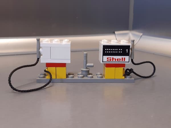LEGO 6610 Petrol Pumps