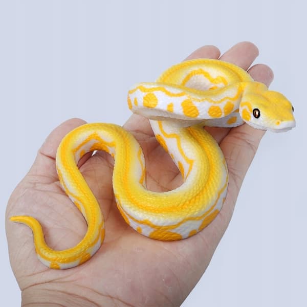 FAKE SNAKE FIGURINES