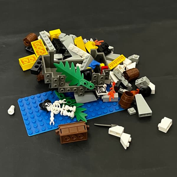 6248 LEGO Volcano Island