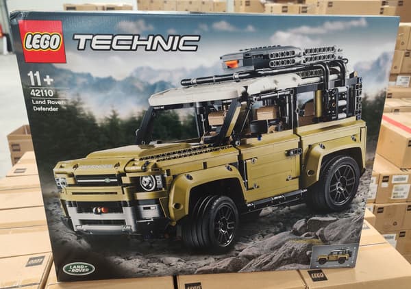 Lego Technic Land Rover Defender SUV 42110 ((((dented box))))