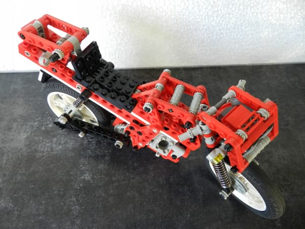 LEGO Technic 8422 2-in-1 Circuit Shock Racer *motor *1995