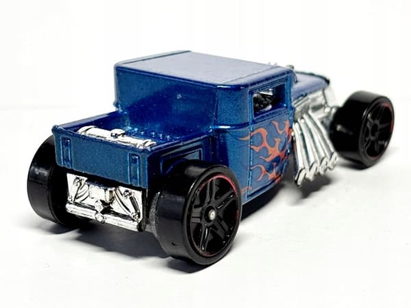 Hot Wheels car, 1 piece