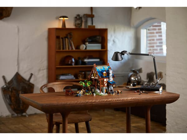 LEGO Ideas 21325 Medieval Blacksmith’s Shop