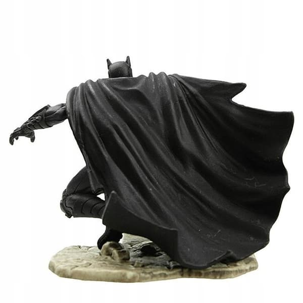 SCHLEICH Justice League Batman Crouching Figure 22503