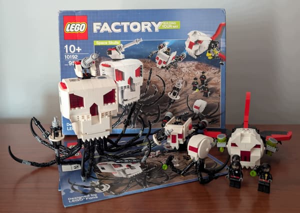 Lego 10192 Factory: Space Skulls with Box – Unique