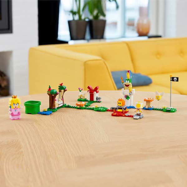 LEGO Super Mario 71403 Adventures with Peach Starter Set