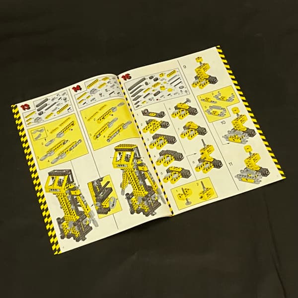 8852 LEGO Instructions
