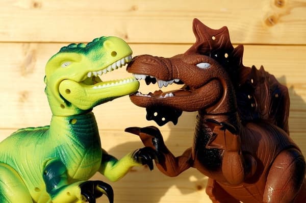 THE BIG DINOSAUR WALKS, ROARS AND GLOWS: dinosaurs