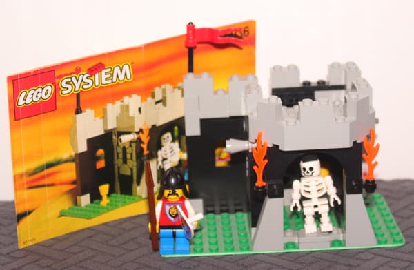 LEGO CASTLE 6036 INSTRUCTIONS: Skeleton Surprise SET