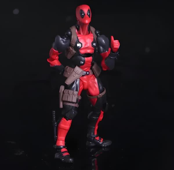 Deadpool 15 cm articulated figure with accessories