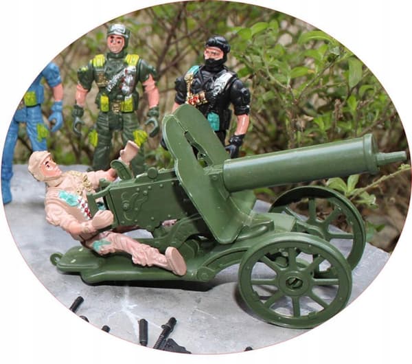 Toy Soldiers / /