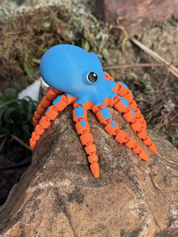 3D segmented octopus, movable figurine with 8 flexible tentacles, toy