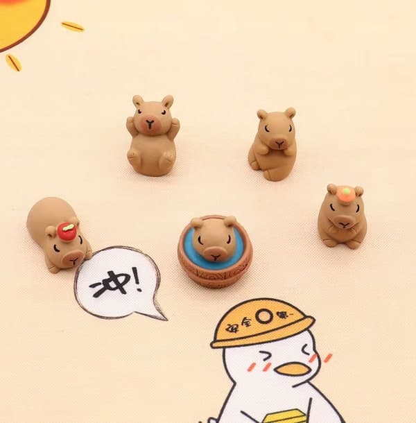 30 PIECES 3D Capybara Figurines – KAPIBARA MINI RANDOM FIGURINES