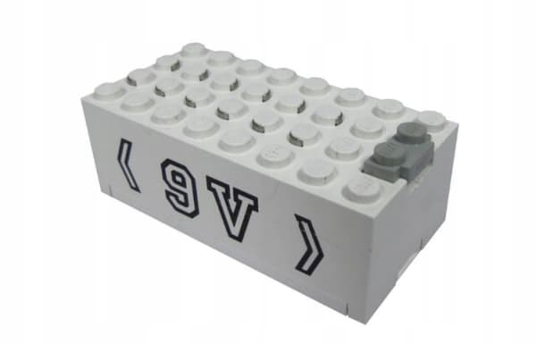 063G2. LEGO Electronics 4760c01 9V battery holder, white