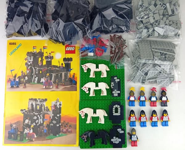 LEGO Castle 6085 Black Monarch’s Castle