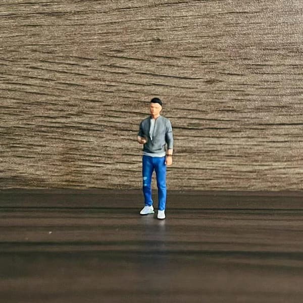 1/64 scale diorama Stylish figurines Desk display by Tiny Hobby Style C