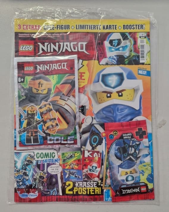 LEGO Ninjago 892062 Cole with a magazine