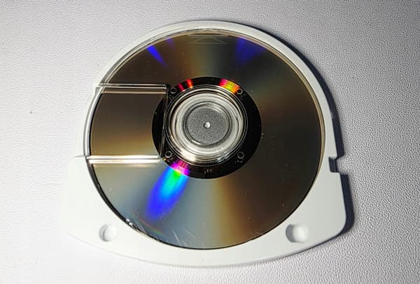 SAHARA PSP UMD VIDEO – WELL-MAINTAINED DISC -5