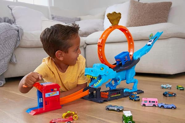 Hot Wheels City T-Rex Loop Track with 1:64 Scale Car