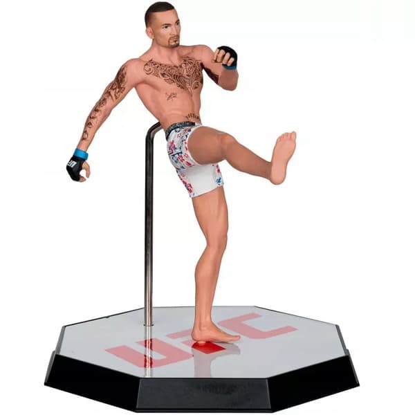 MAX HOLLOWAY UFC POSED FIGURINE 18 cm