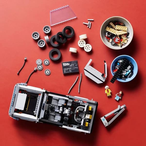 LEGO ICONS 10300 Time Machine from Back to the Future