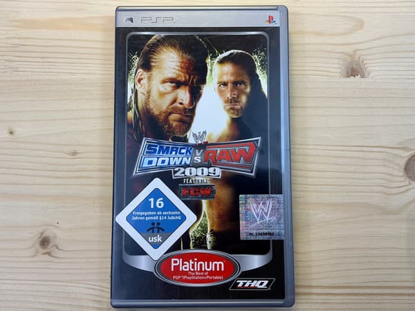 SMACKDOWN VS RAW 2009 WWE disc – very good+ condition, complete PSP set