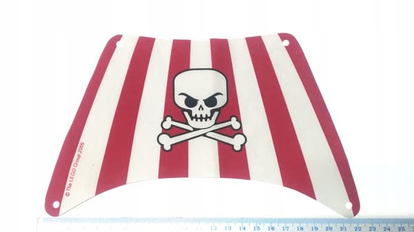 122S Lego large pirate sail with skull