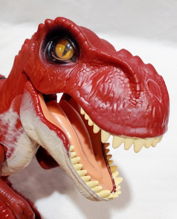 ZURU Interactive Dinosaur: Walks, Glows, Makes Sounds – Attacking T-Rex (Red)
