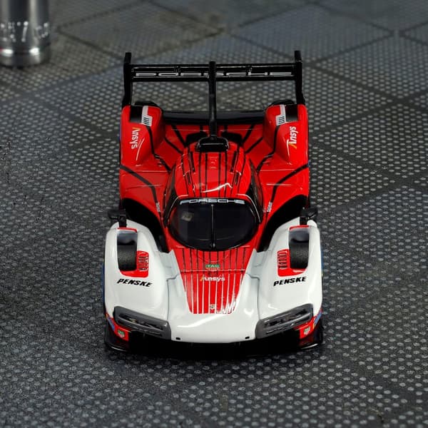 Hot Wheels Porsche 963 Elite64 red racing model