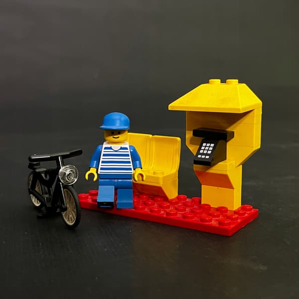 6613 LEGO Telephone Box