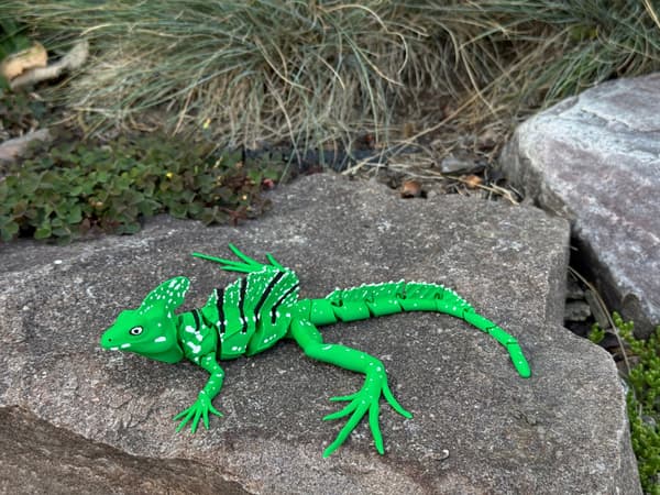 3D Flake-headed Basilisk – a detailed, movable figurine, terrarium decoration