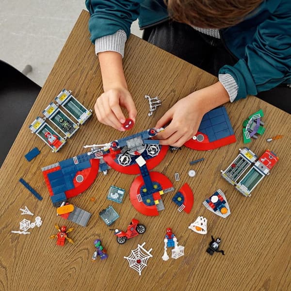LEGO Super Heroes 76175 Attack on Spider-Man’s Hideout – a gift for a boy