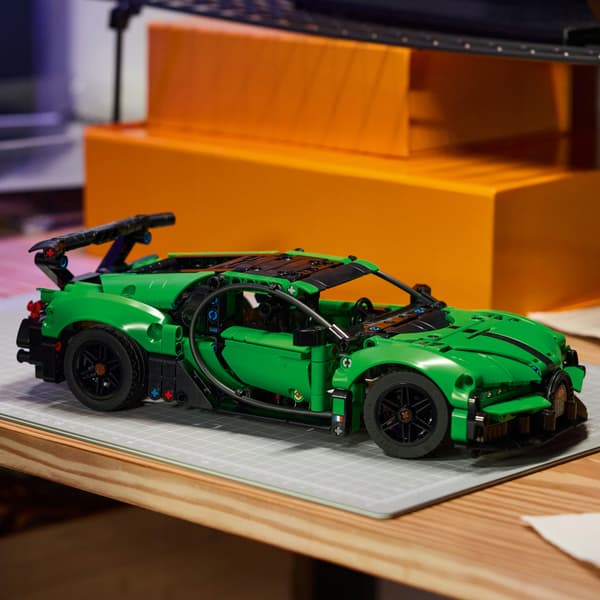 LEGO Technic Green Bugatti Chiron Pur Sport Hypercar 42241