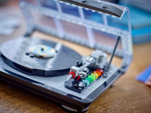 LEGO Creator 40699 Retro Turntable with Vinyl Record