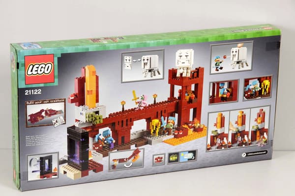 LEGO Minecraft 21122 – The Nether Fortress