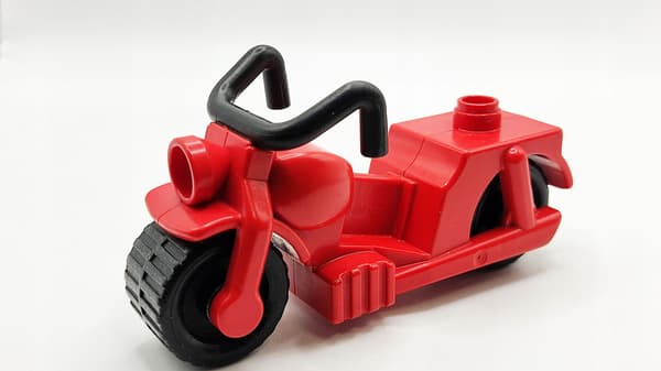 Lego Duplo red motor bricks