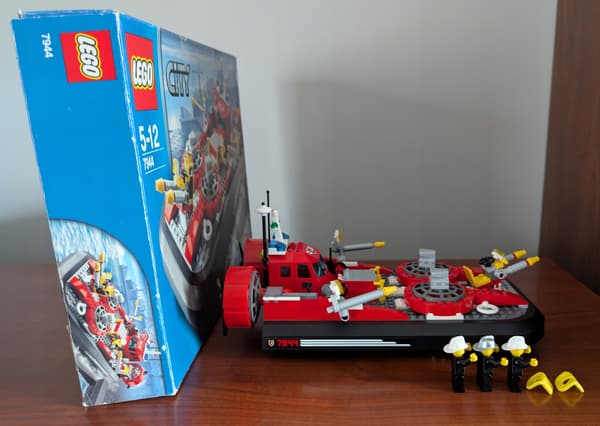 Lego 7944 Fire Brigade Hovercraft with Box