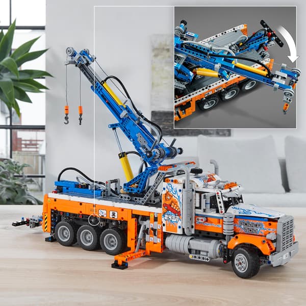 LEGO Technic 42128 Heavy-duty breakdown lorry