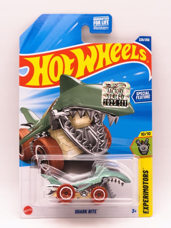 HOT WHEELS Shark Bite Factory Sealed Green