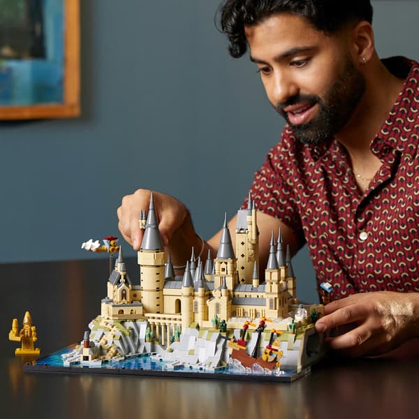 LEGO Harry Potter 76419 Hogwarts Castle and Grounds, building blocks