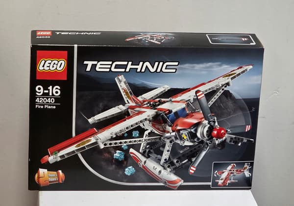 LEGO Technic 42040 Firefighting Aeroplane
