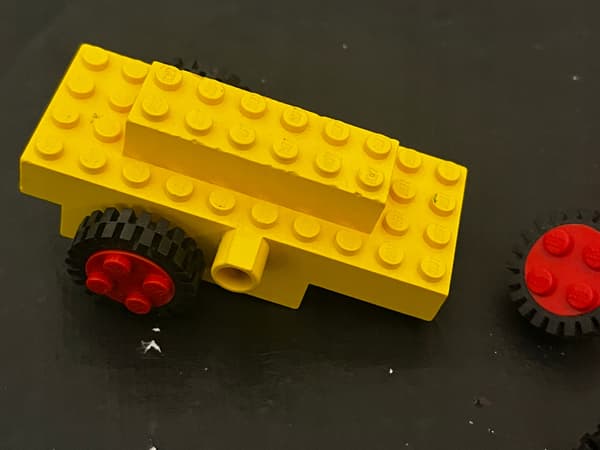 895 LEGO Element with reverse drive